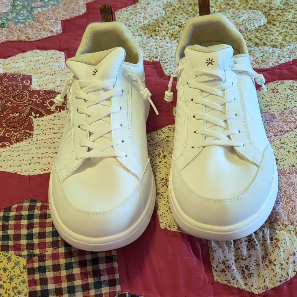 Tropicfeel white sneakers. Engineered to get wet and dry fast Size 12m. (Cl16)